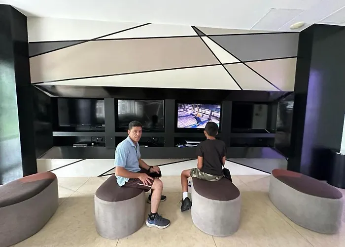 Jing'scrib 2br By Azure Near International Airport * Manila