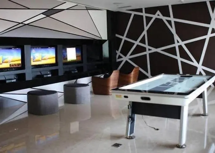 Jing'scrib 2br By Azure Near International Airport Apartment *