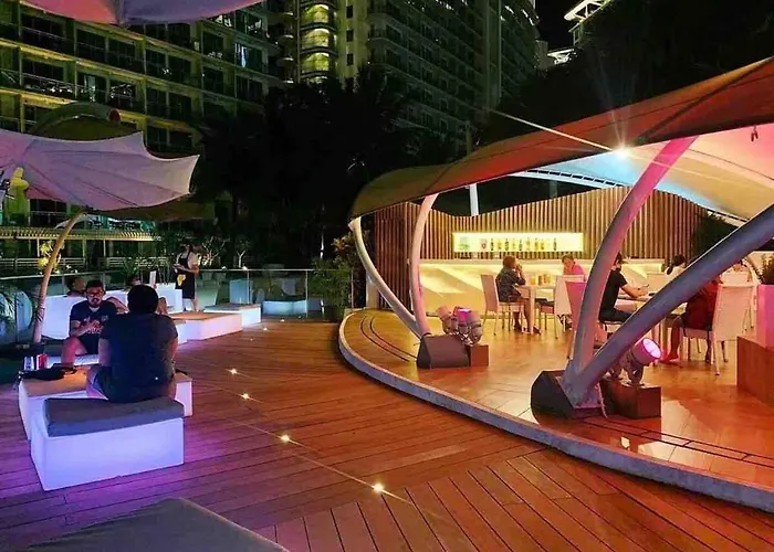 Jing'scrib 2br By Azure Near International Airport *