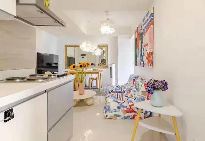 Jing'scrib 2br By Azure Near International Airport Apartment